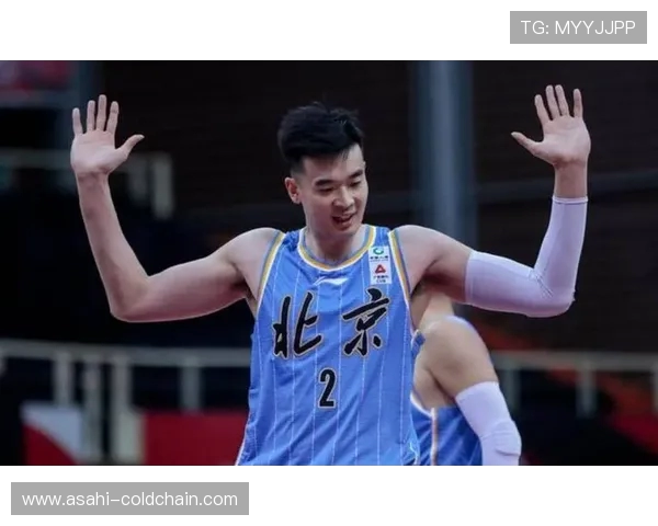 李慕豪：从篮球新星到职业生涯巅峰的成长之路与挑战
